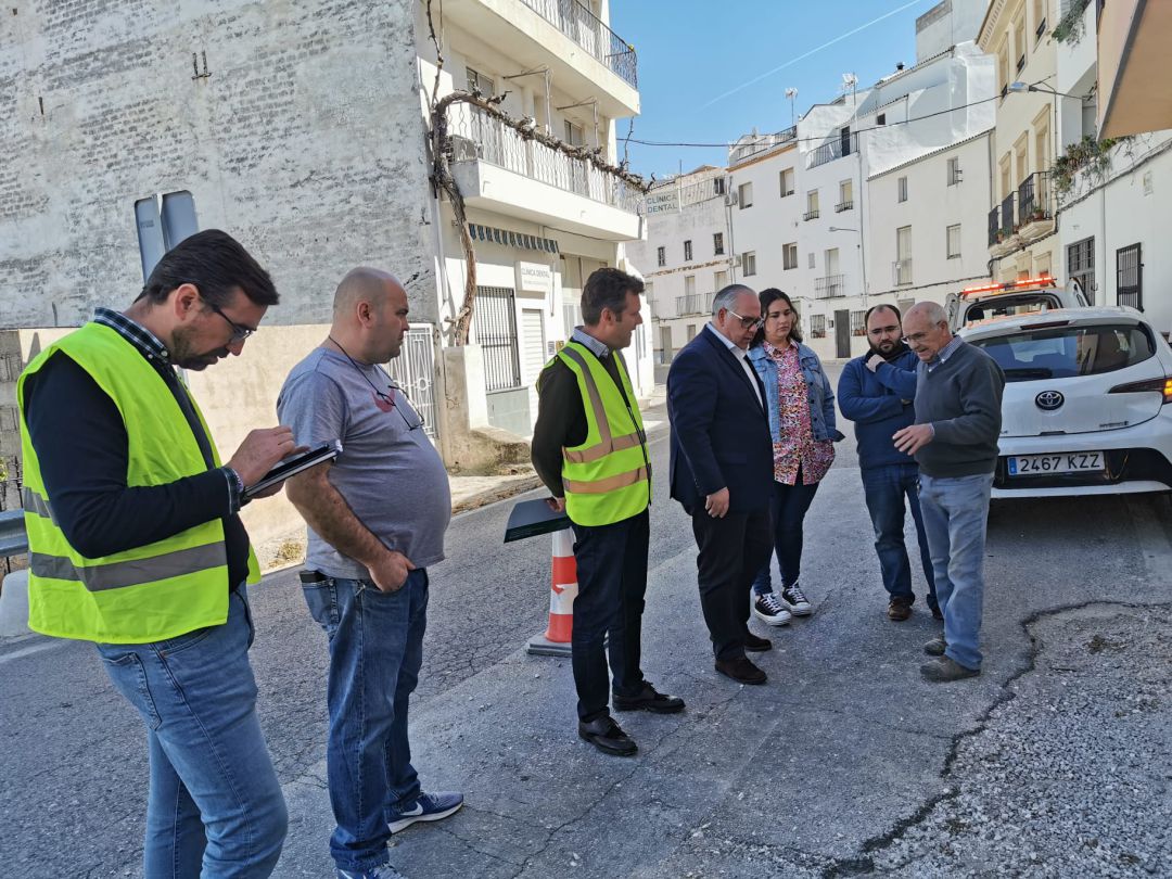 Visita del delefado de Fomento a anteriores actuaciones en la zona Visita del delefado de Fomento a anteriores actuaciones en la zona