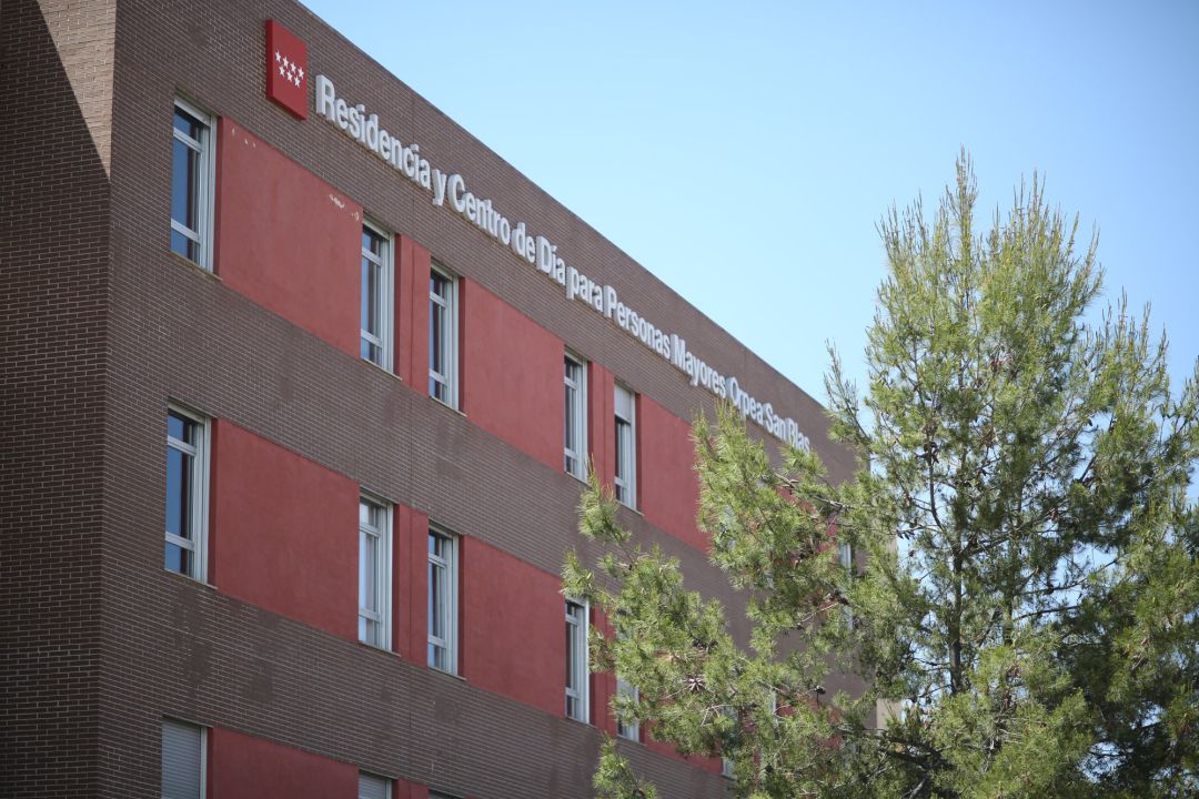 Fachada de una residencia de mayores de Madrid. Fachada de una residencia de mayores de Madrid.