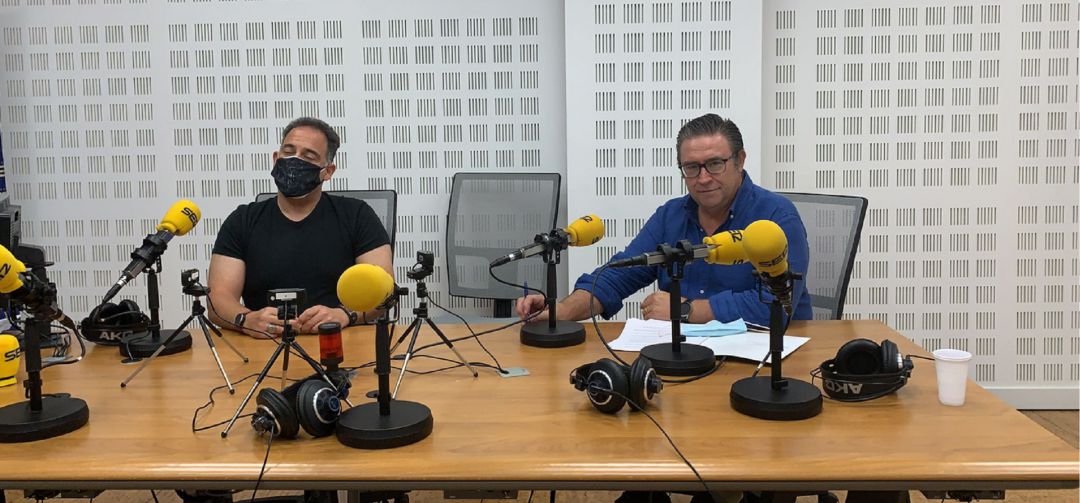 José Antonio Muñoz Rangel, director de Autoconsumo para Empresas de QUANTICA Renovable y Juan Luis Núñez de Fez, concejal de Urbanismo y Transición Ecológica en el Ayuntamiento de Espartinas
José Antonio Muñoz Rangel, director de Autoconsumo para Empresas de QUANTICA Renovable y Juan Luis Núñez de Fez, concejal de Urbanismo y Transición Ecológica en el Ayuntamiento de Espartinas