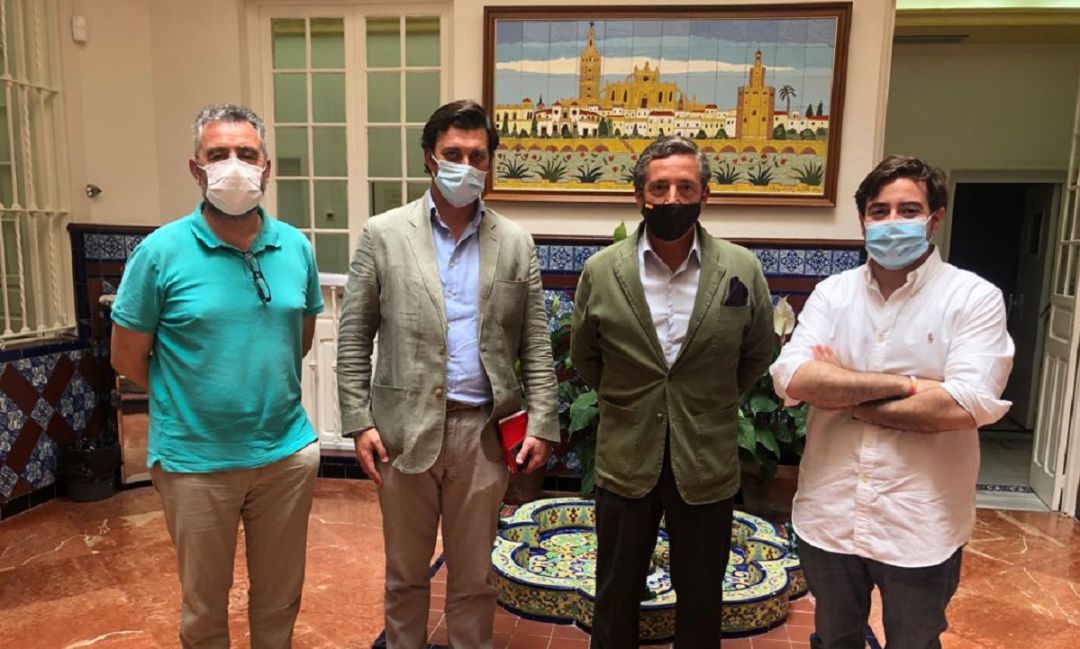 De izquierda a derecha, Paco García, Rafael Peralta, Luis Garzón y José Manuel Peña De izquierda a derecha, Paco García, Rafael Peralta, Luis Garzón y José Manuel Peña