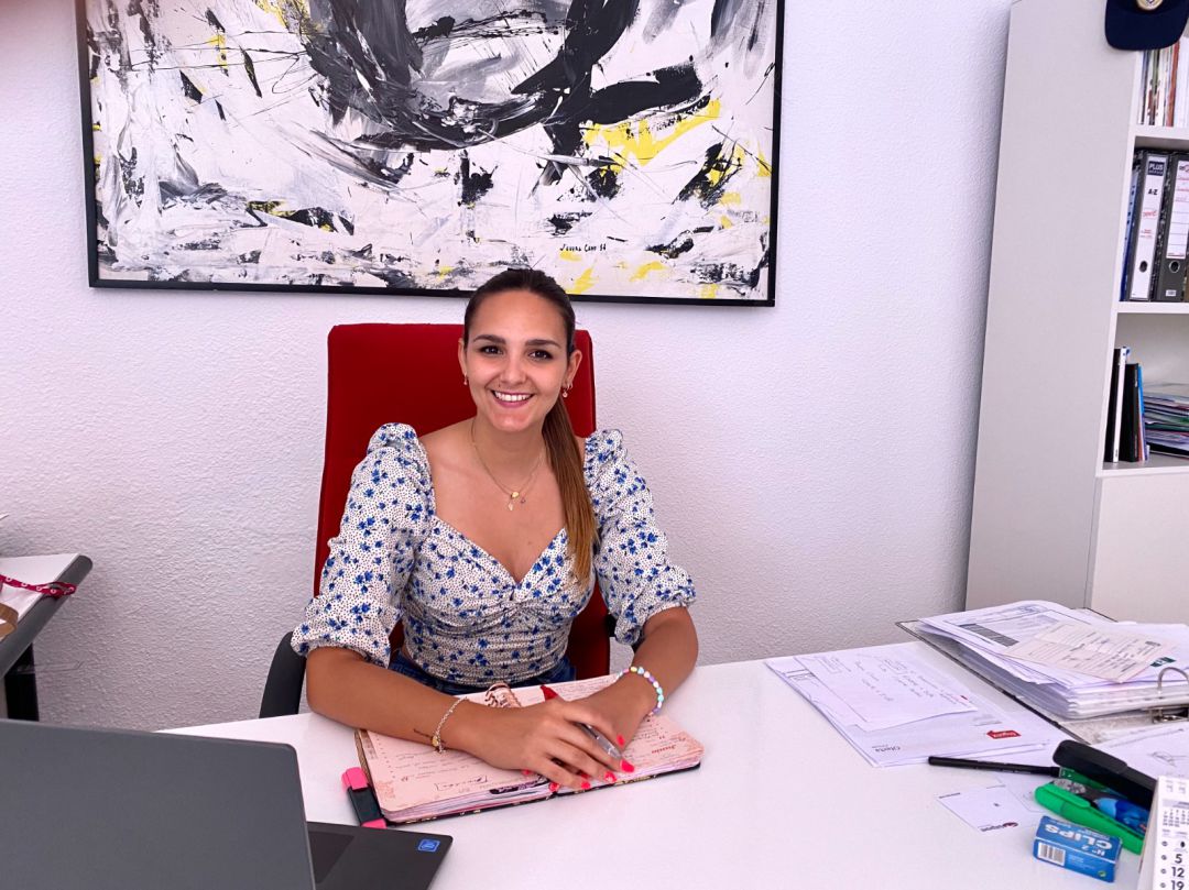 Miriam Quintana invita a disfrutar del ciclismo en la Villa de Cuevas. Miriam Quintana invita a disfrutar del ciclismo en la Villa de Cuevas.