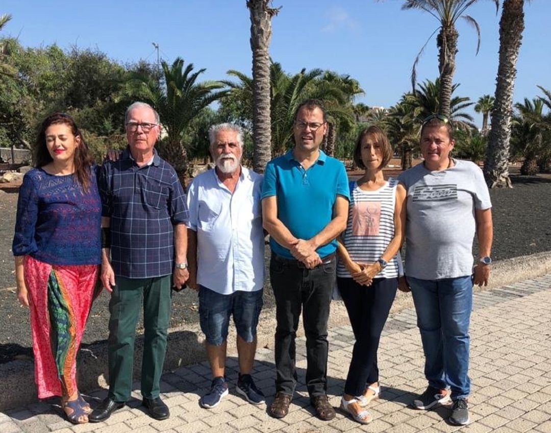 Miembros de la Asociación de Pacientes y Usuarios de la Sanidad y Atención Sociosanitaria de Lanzarote. Miembros de la Asociación de Pacientes y Usuarios de la Sanidad y Atención Sociosanitaria de Lanzarote.