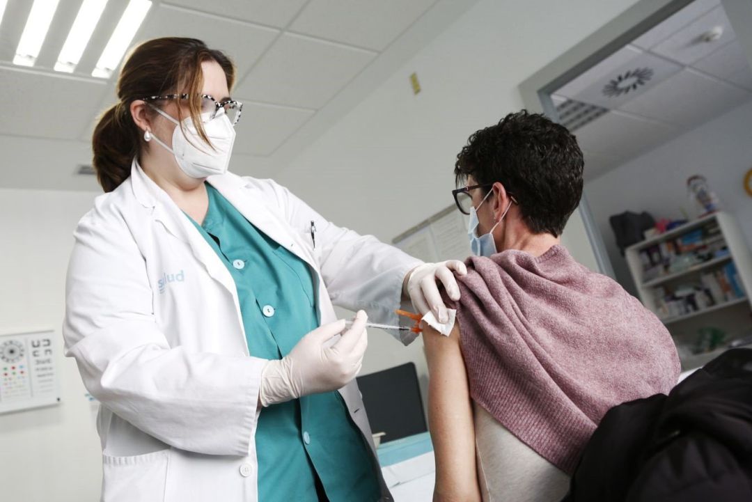 Vacunación en un centro de salud de Zaragoza. Vacunación en un centro de salud de Zaragoza.