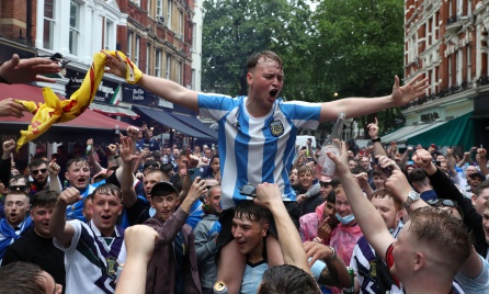 Aficionado escocés con la camiseta de Argentina en Londres Aficionado escocés con la camiseta de Argentina en Londres