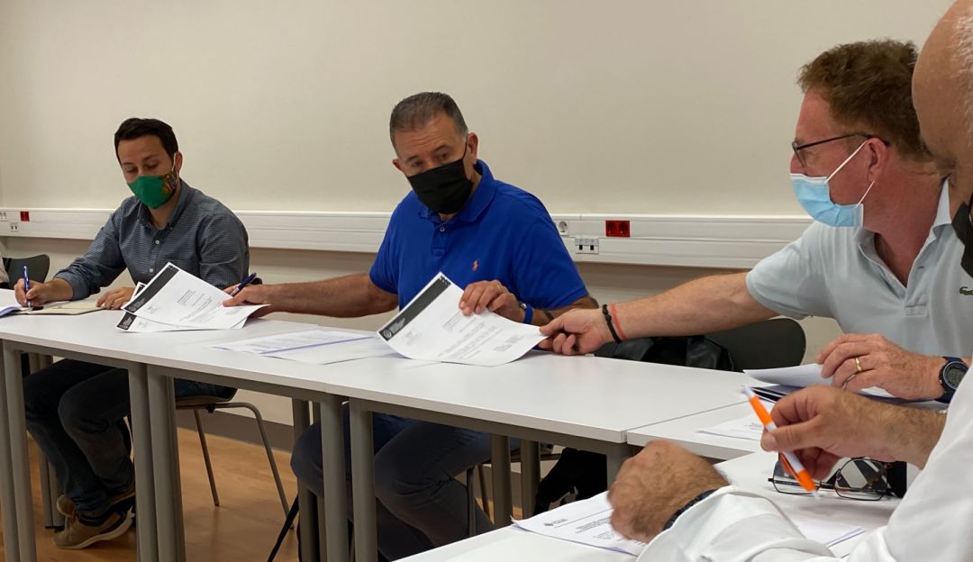 Imagen de la comisión de investigación. Imagen de la comisión de investigación.