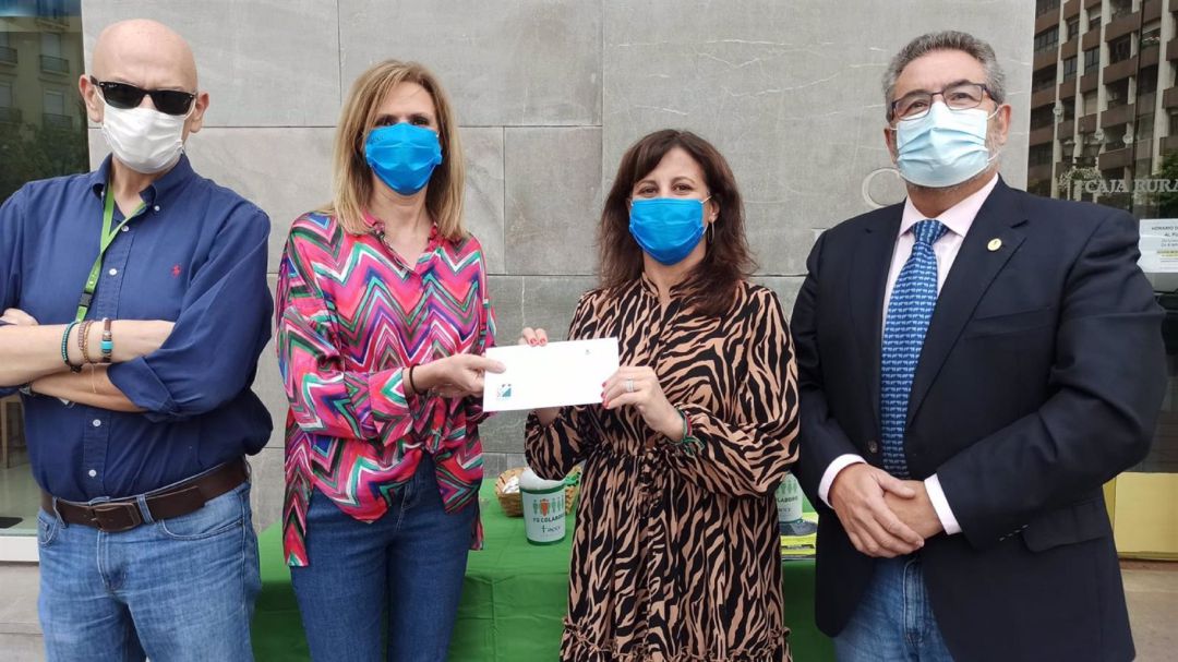 Fundación Caja Rural colabora con la AECC Granada Fundación Caja Rural colabora con la AECC Granada