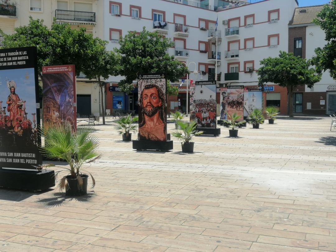 Exposición de murales alusivos a la historia de las fiestas en la Plaza de España de San Juan del Puerto (Huelva) Exposición de murales alusivos a la historia de las fiestas en la Plaza de España de San Juan del Puerto (Huelva)