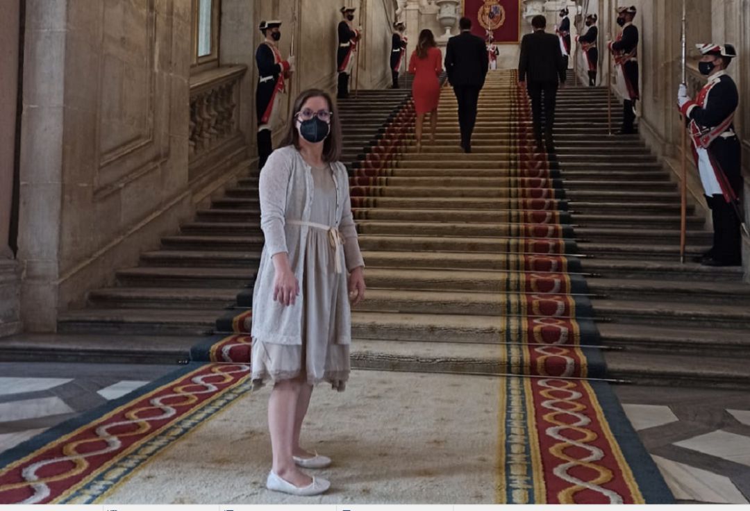 La joven Marta Muñoz a su llegada al Palacio Real para recibir la Orden al Mérito Civil de manos del Rey La joven Marta Muñoz a su llegada al Palacio Real para recibir la Orden al Mérito Civil de manos del Rey