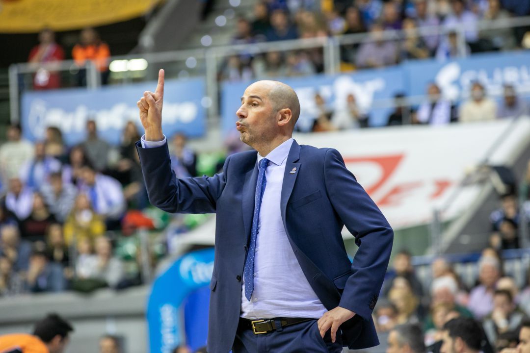 Joan Peñarroya cambia el banquillo de Burgos por el de Valencia. Joan Peñarroya cambia el banquillo de Burgos por el de Valencia.
