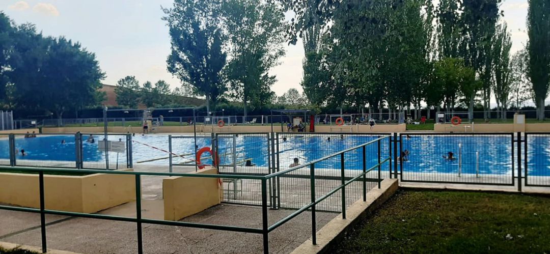 Es obligatorio el uso de la mascarilla en las zonas de la pradera no balizadas Es obligatorio el uso de la mascarilla en las zonas de la pradera no balizadas