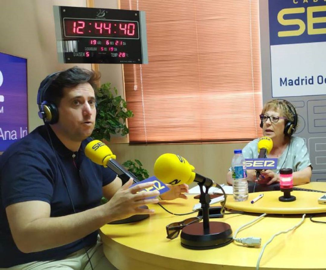 Foto de archivo de los periodistas Gustavo Muñana y Elisa Blanco Foto de archivo de los periodistas Gustavo Muñana y Elisa Blanco