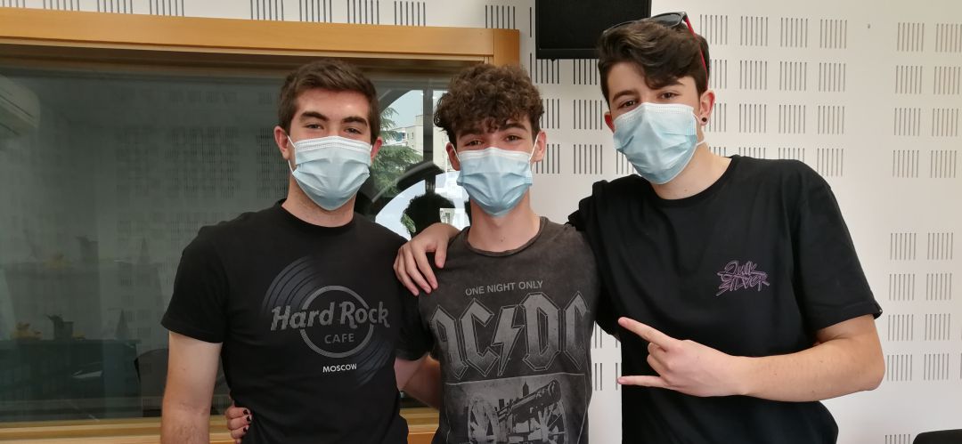 Rubén, Danto y Alberto, miembros de Osiris, durante su visita a Hoy por Hoy Madrid Sur Rubén, Danto y Alberto, miembros de Osiris, durante su visita a Hoy por Hoy Madrid Sur