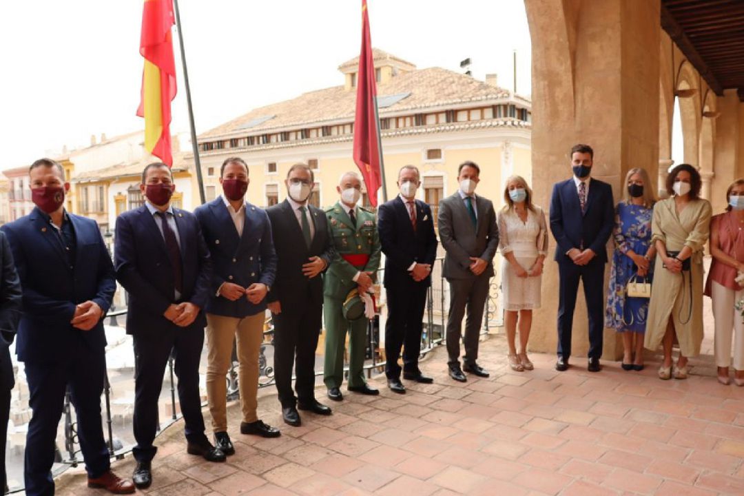 El Ayuntamiento recibe al general lorquino Melchor Marín, jefe de la Brigada 'Rey Alfonso XIII' II de la Legión. El Ayuntamiento recibe al general lorquino Melchor Marín, jefe de la Brigada 'Rey Alfonso XIII' II de la Legión.