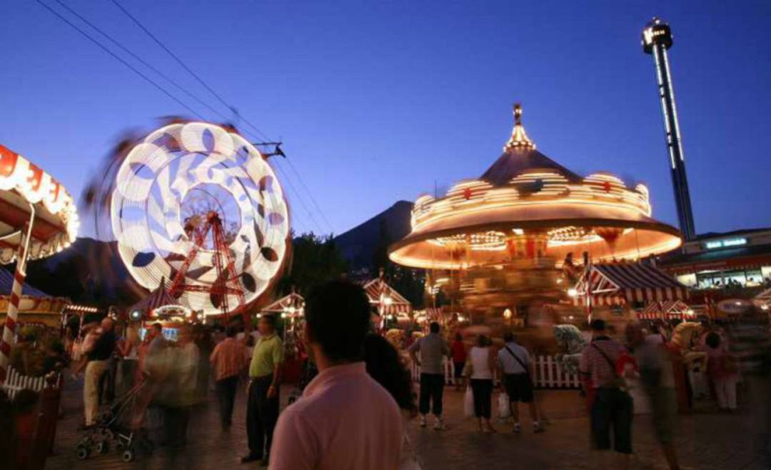 Parque de atracciones Tívoli en Benalmádena (Málaga) Parque de atracciones Tívoli en Benalmádena (Málaga)