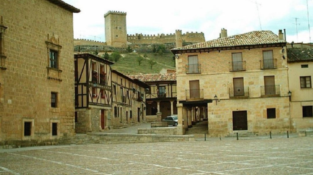 Plaza mayor de Peñaranda de Duero Plaza mayor de Peñaranda de Duero