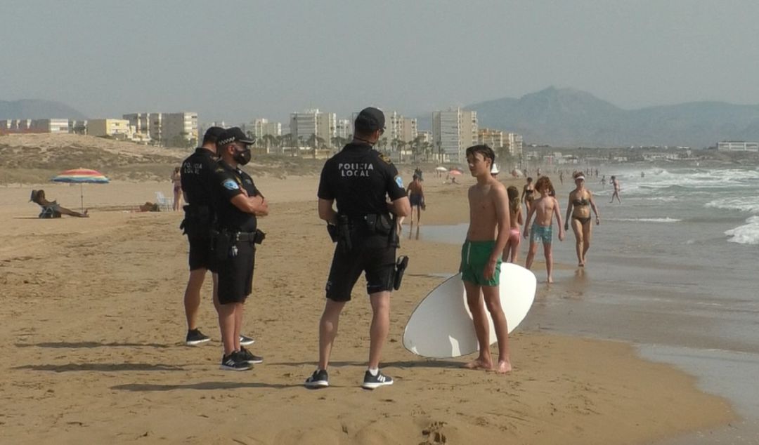 Policía Local en la playa Policía Local en la playa