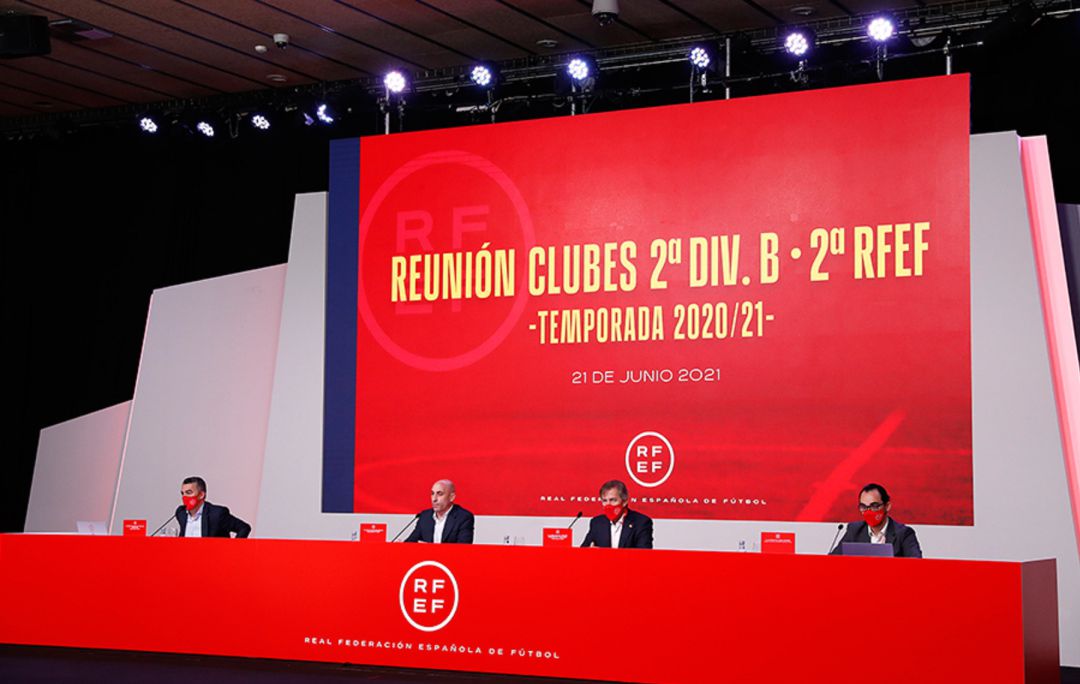 La RFEF ha informado este lunes, de la confección de los cinco grupos de la Segunda RFEF La RFEF ha informado este lunes, de la confección de los cinco grupos de la Segunda RFEF
