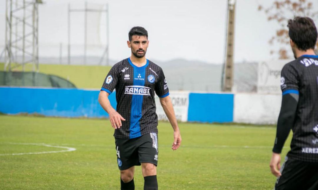 Adri Rodríguez es el primer fichaje del Xerez CD Adri Rodríguez es el primer fichaje del Xerez CD