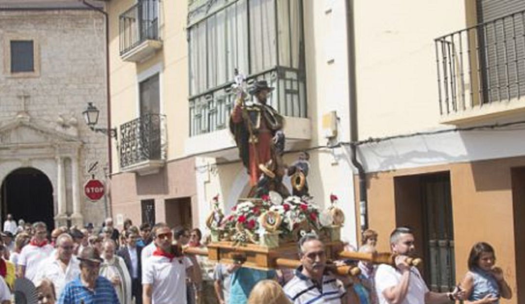 Una de las pasadas procesiones de San Roque. Una de las pasadas procesiones de San Roque.