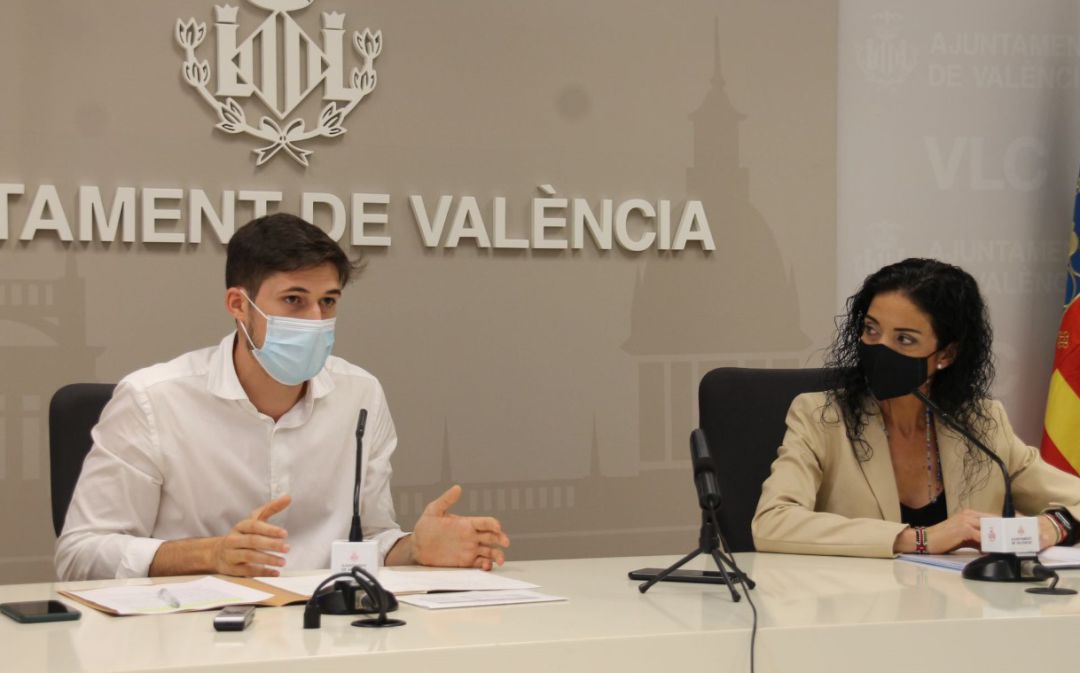 Borja Sanjuan, Concejal de Hacienda del Ayuntamiento de València y Sonia Díaz, directora de la Agencia Tributaria Valenciana Borja Sanjuan, Concejal de Hacienda del Ayuntamiento de València y Sonia Díaz, directora de la Agencia Tributaria Valenciana