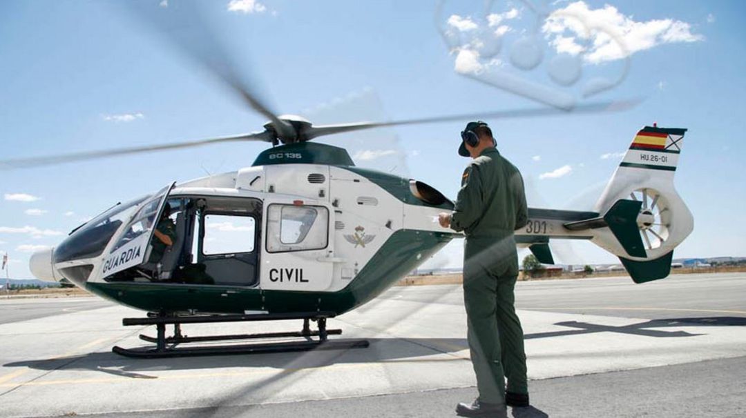 Un helicóptero de la Guardia Civil, en una imagen de archivo Un helicóptero de la Guardia Civil, en una imagen de archivo