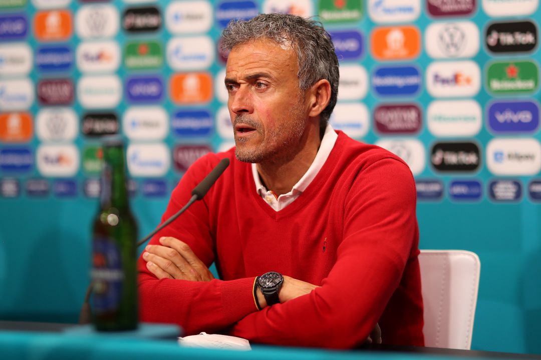 Luis Enrique durante una rueda de prensa en la Eurocopa Luis Enrique durante una rueda de prensa en la Eurocopa