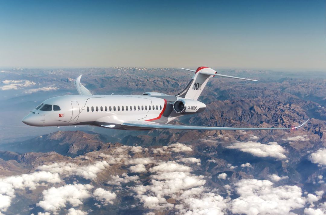 El modelo Falcon 10X en pleno vuelo El modelo Falcon 10X en pleno vuelo