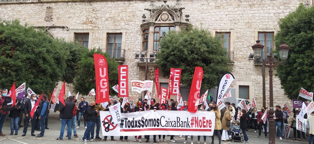 Los sindicatos afirman que el seguimiento de la huelga ha sido masivo Los sindicatos afirman que el seguimiento de la huelga ha sido masivo