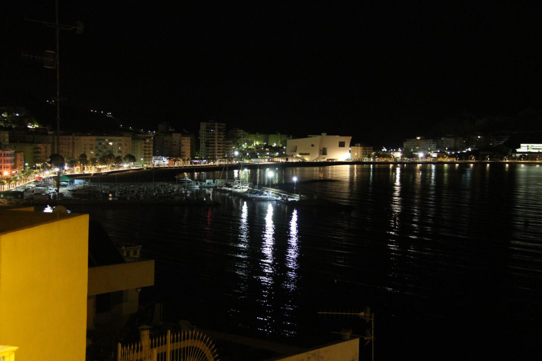 Tres detenidos por una presunta violación a una menor en una playa de Águilas Tres detenidos por una presunta violación a una menor en una playa de Águilas