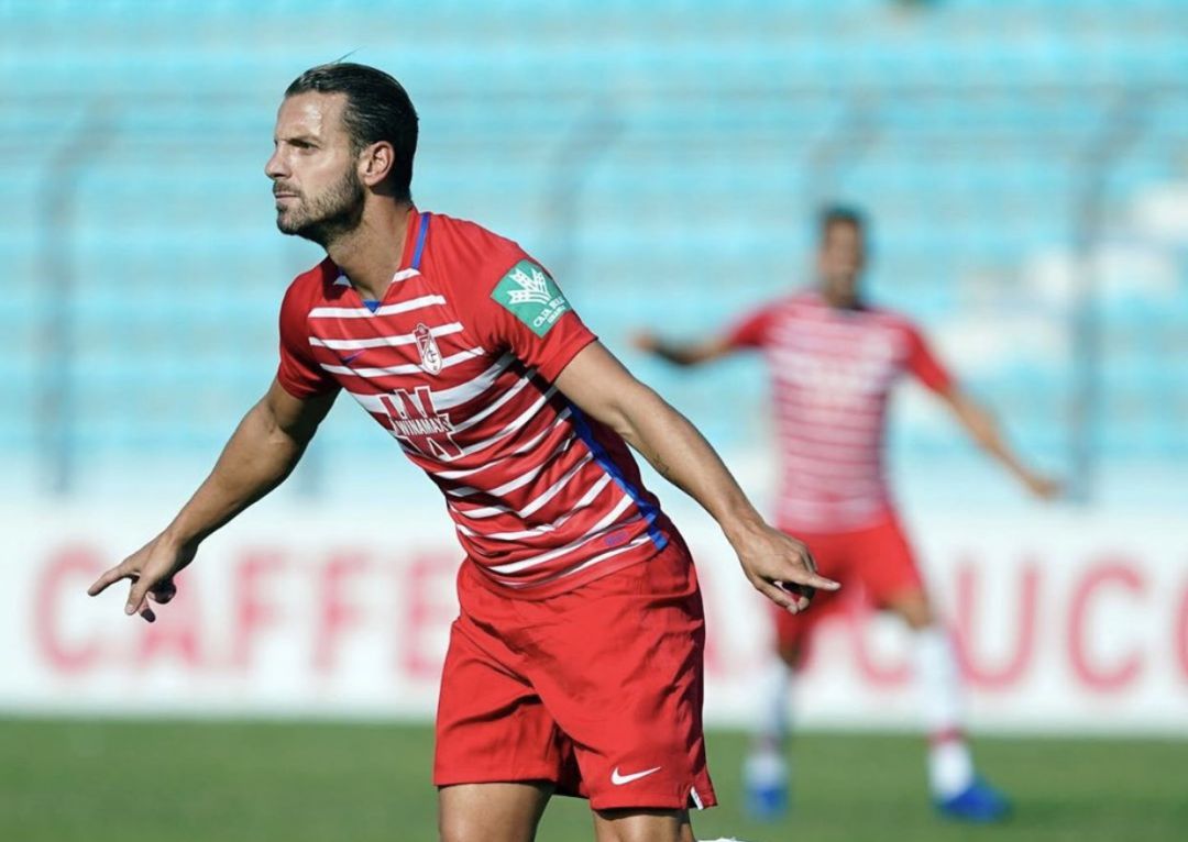 Roberto Soldado celebra un gol con el Granada CF Roberto Soldado celebra un gol con el Granada CF