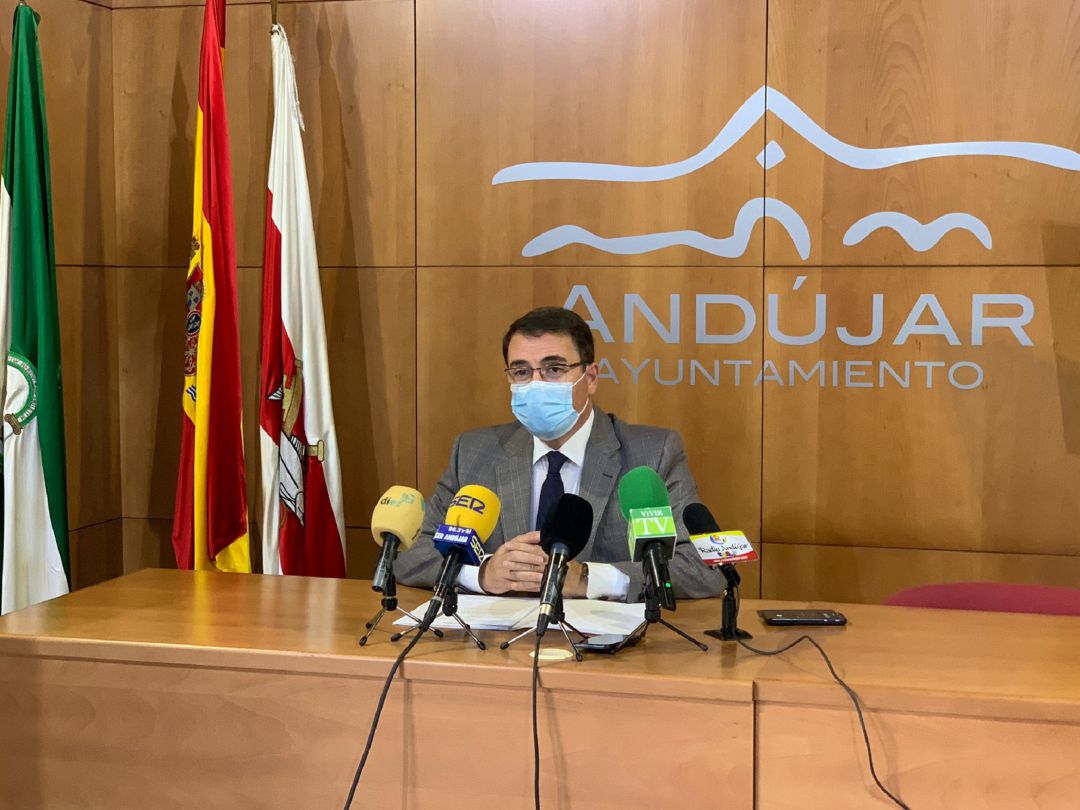 El Ayuntamiento de Andújar reestructura sus áreas municipales tras los últimos cambios en el Equipo de Gobierno El Ayuntamiento de Andújar reestructura sus áreas municipales tras los últimos cambios en el Equipo de Gobierno