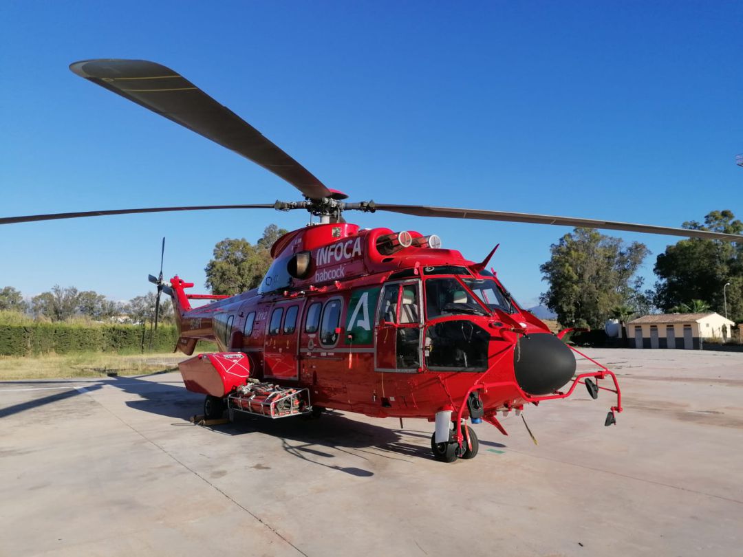El helicóptero Súper Puma tiene su base en el centro de operaciones del Infoca en Cártama El helicóptero Súper Puma tiene su base en el centro de operaciones del Infoca en Cártama