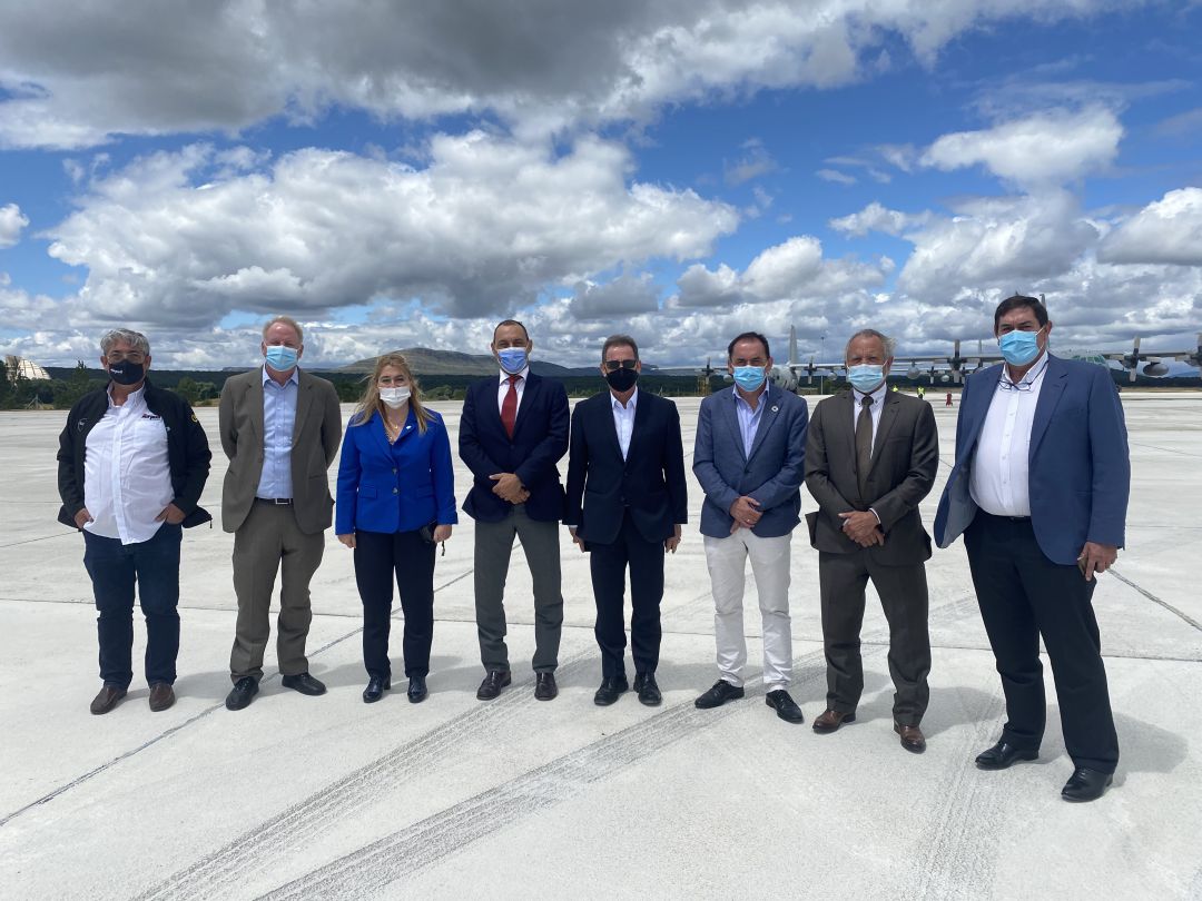 Visita de Blue Aerospace. Visita de Blue Aerospace.