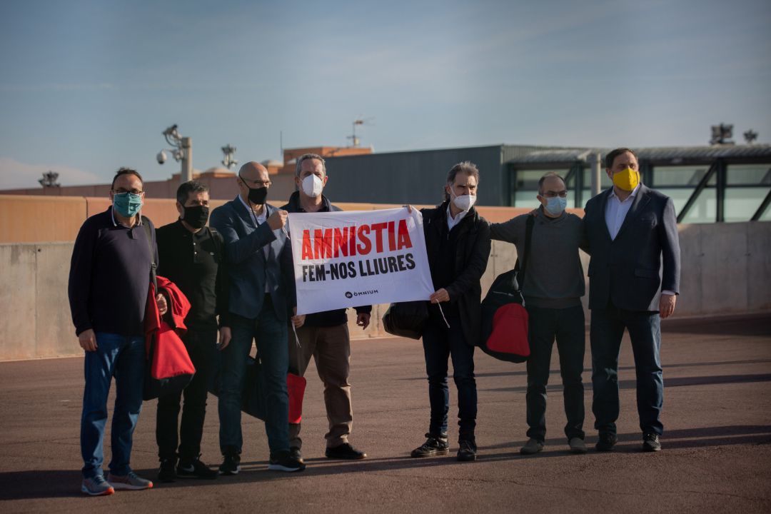 Archivo - El exconseller Josep Rull; el expresidente de la ANC Jordi Sànchez; el exconseller Raül Romeva; el exconseller Quim Forn; el presidente de Òmnium Jordi Cuixart; el exconseller Jordi Turull; el líder de ERC Oriol Junqueras. Lledoners, 29 de ener Archivo - El exconseller Josep Rull; el expresidente de la ANC Jordi Sànchez; el exconseller Raül Romeva; el exconseller Quim Forn; el presidente de Òmnium Jordi Cuixart; el exconseller Jordi Turull; el líder de ERC Oriol Junqueras. Lledoners, 29 de ener