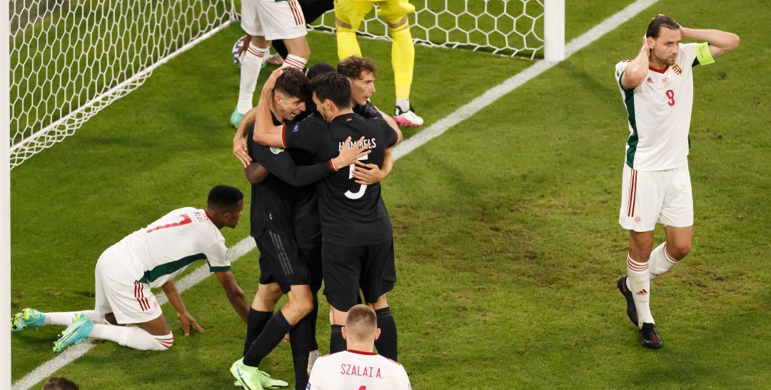 Los jugadores alemanes celebran un gol ante Hungría Los jugadores alemanes celebran un gol ante Hungría