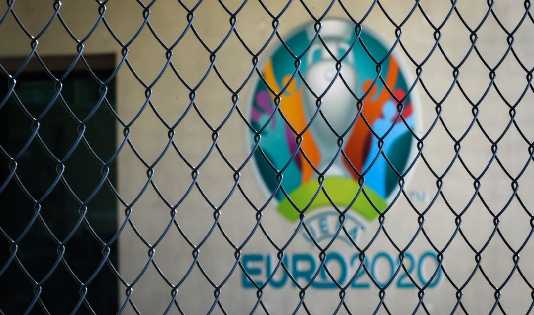El logo de la Eurocopa en la sede central de la UEFA El logo de la Eurocopa en la sede central de la UEFA