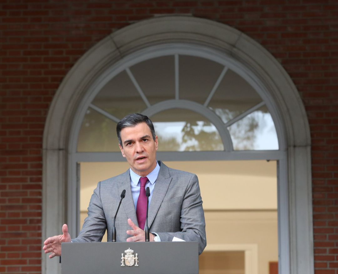 El presidente del Gobierno, Pedro Sánchez, realiza una declaración institucional tras la celebración del Consejo de Ministros en el que se han aprobado los indultos a los presos independentistas en prisión, a 22 de junio de 2021, en Madrid (España). El Consejo de Ministros ha aprobado hoy los indultos a los nueve condenados en el juicio del Procès que están en prisión. En palabras del presidente Sánchez, el gobierno ha decidido afrontar el problema y buscar la concordia, abriendo paso a la reconciliación y al reencuentro. El presidente del Gobierno, Pedro Sánchez, realiza una declaración institucional tras la celebración del Consejo de Ministros en el que se han aprobado los indultos a los presos independentistas en prisión, a 22 de junio de 2021, en Madrid (España). El Consejo de Ministros ha aprobado hoy los indultos a los nueve condenados en el juicio del Procès que están en prisión. En palabras del presidente Sánchez, el gobierno ha decidido afrontar el problema y buscar la concordia, abriendo paso a la reconciliación y al reencuentro.