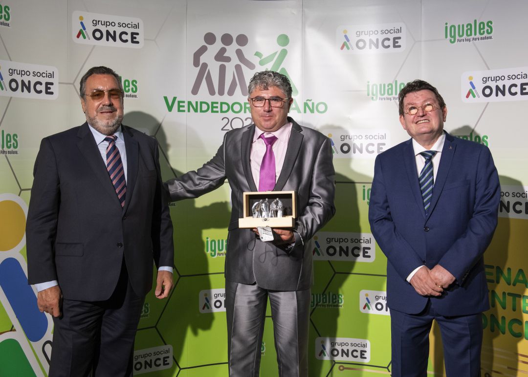 Izda a dcha: Miguel Carballeda, José Javier Simarro y Ángel Sánchez Izda a dcha: Miguel Carballeda, José Javier Simarro y Ángel Sánchez