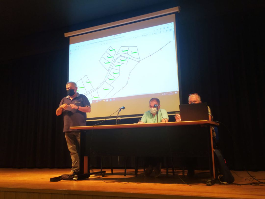 Reunión informativa con los vecinos de las calles Centaure, Efaistos y adyacentes. Reunión informativa con los vecinos de las calles Centaure, Efaistos y adyacentes.