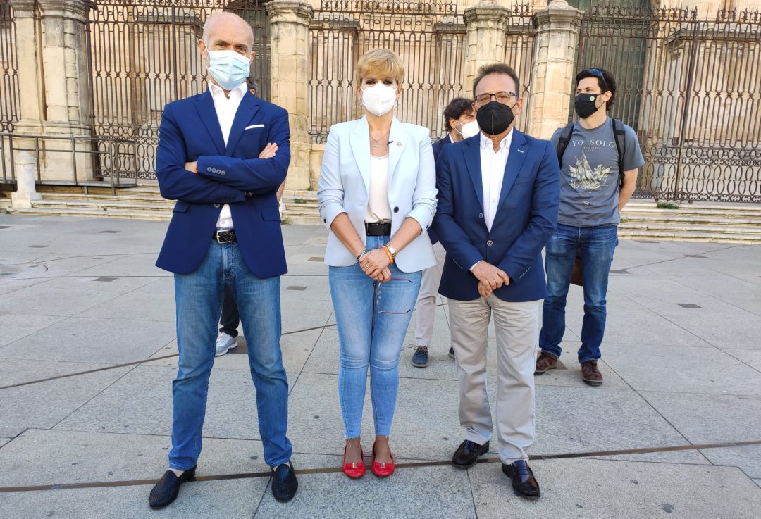 Los tres ediles (de los cuatro que hay de Cs en el Ayuntamiento de Jaén) que han decidido romper con el PSOE son Francisco Díaz, María Cantos y Miguel Castro Los tres ediles (de los cuatro que hay de Cs en el Ayuntamiento de Jaén) que han decidido romper con el PSOE son Francisco Díaz, María Cantos y Miguel Castro