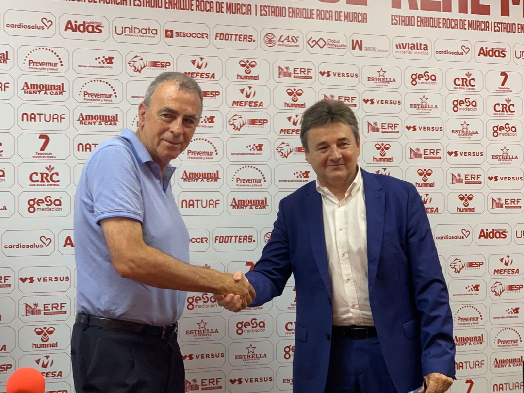 Francisco Tornel y Agustín Ramos en el acto de cambio de presidencia del Real Murcia Francisco Tornel y Agustín Ramos en el acto de cambio de presidencia del Real Murcia