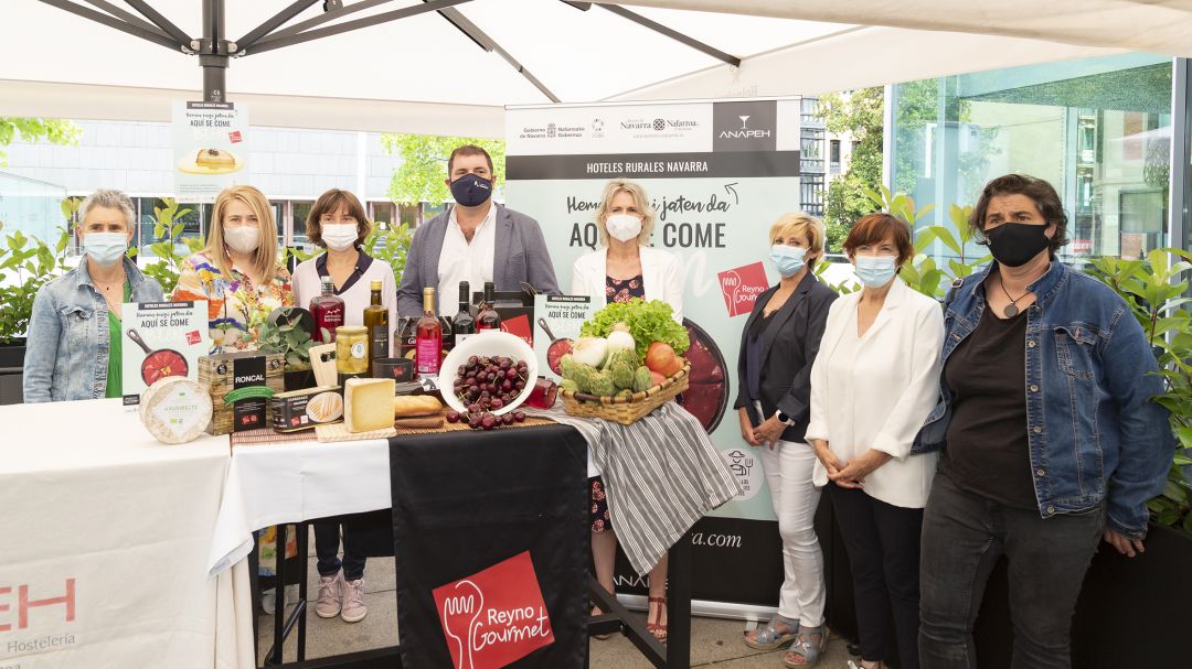 La Asociación de Hostelería ANAPEH junto con REYNO GOURMET, presenta la campaña para esta temporada de verano, en una treintena de hoteles rurales La Asociación de Hostelería ANAPEH junto con REYNO GOURMET, presenta la campaña para esta temporada de verano, en una treintena de hoteles rurales