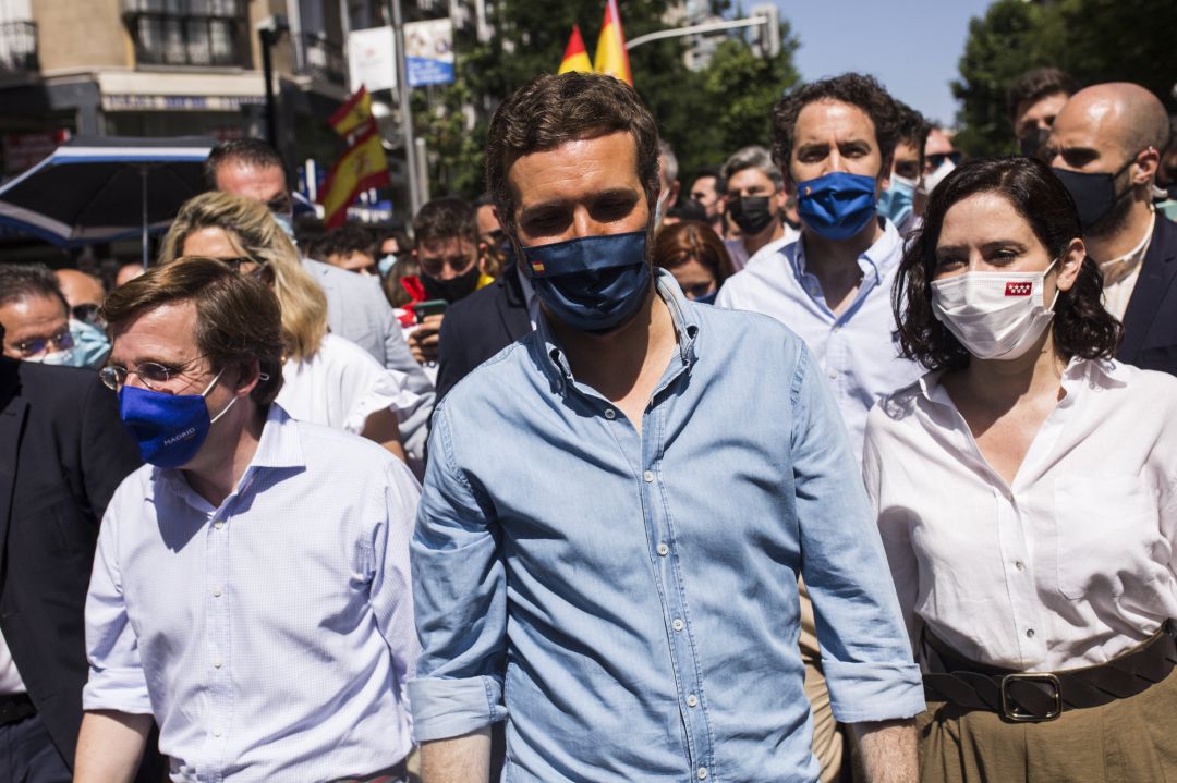 El alcalde de Madrid, José Luis Martínez-Almeida; el presidente del Partido Popular, Pablo Casado y la presidenta de la Comunidad de Madrid en funciones, Isabel Díaz Ayuso. El alcalde de Madrid, José Luis Martínez-Almeida; el presidente del Partido Popular, Pablo Casado y la presidenta de la Comunidad de Madrid en funciones, Isabel Díaz Ayuso.