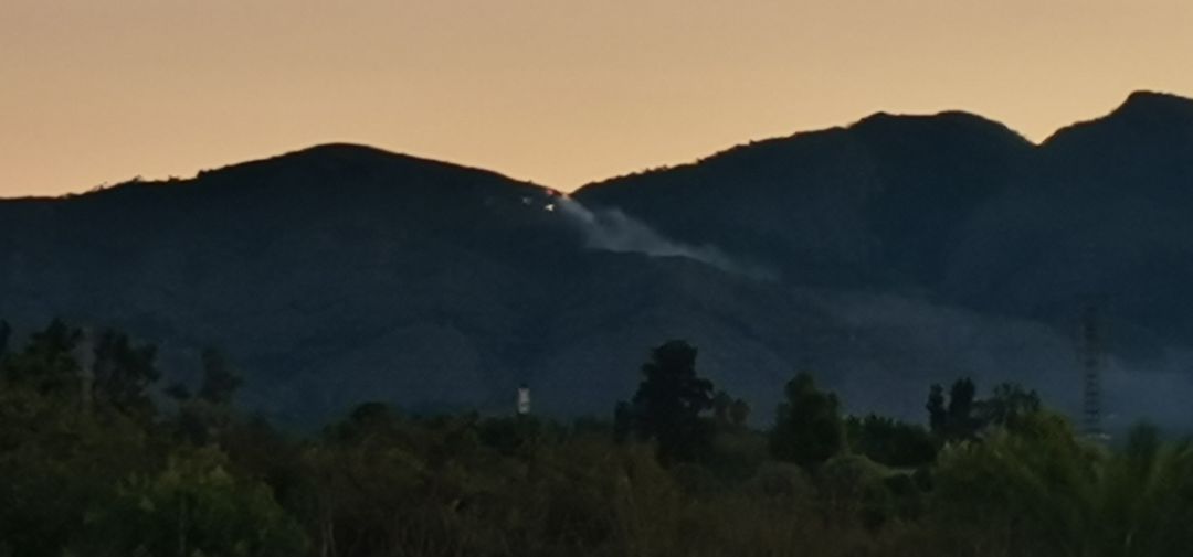 Varios focos de incendio en el Desert de les Palmes Varios focos de incendio en el Desert de les Palmes