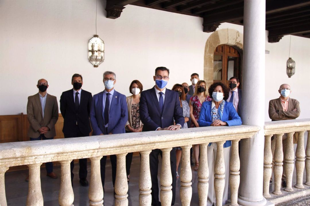 El Hospital Real, sede de la Universidad, acogió el acuerdo El Hospital Real, sede de la Universidad, acogió el acuerdo