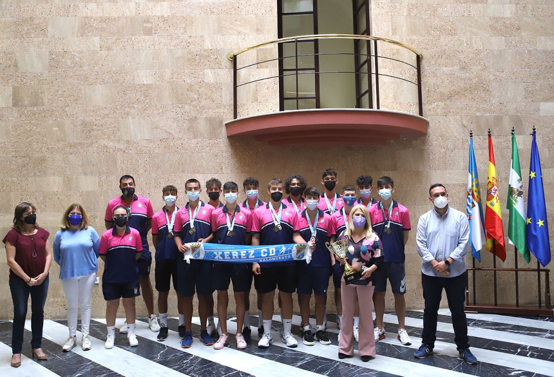 El Baloncesto XCD recibido en el Ayuntamiento El Baloncesto XCD recibido en el Ayuntamiento