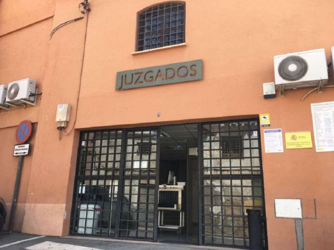 Jueces y abogados de Lorca piden la ampliación del turno de asistencia al detenido. Jueces y abogados de Lorca piden la ampliación del turno de asistencia al detenido.