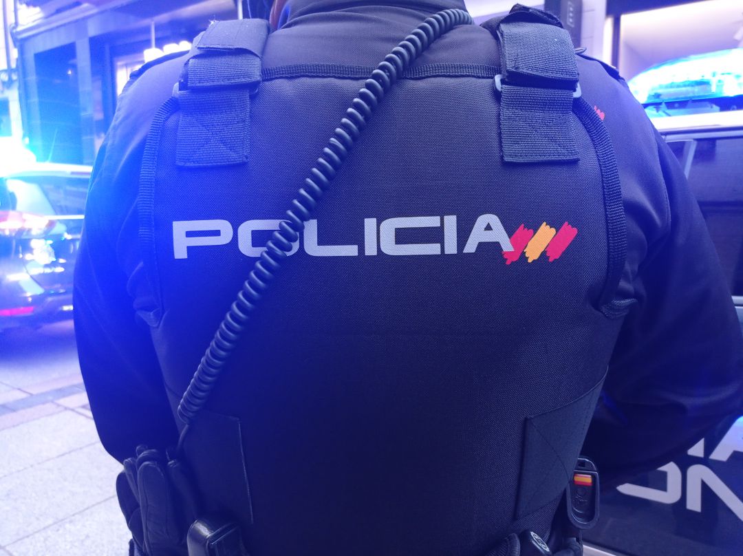 La Policía Nacional interviene más de 300.000 euros en efectivo a una organización de proxenetas La Policía Nacional interviene más de 300.000 euros en efectivo a una organización de proxenetas