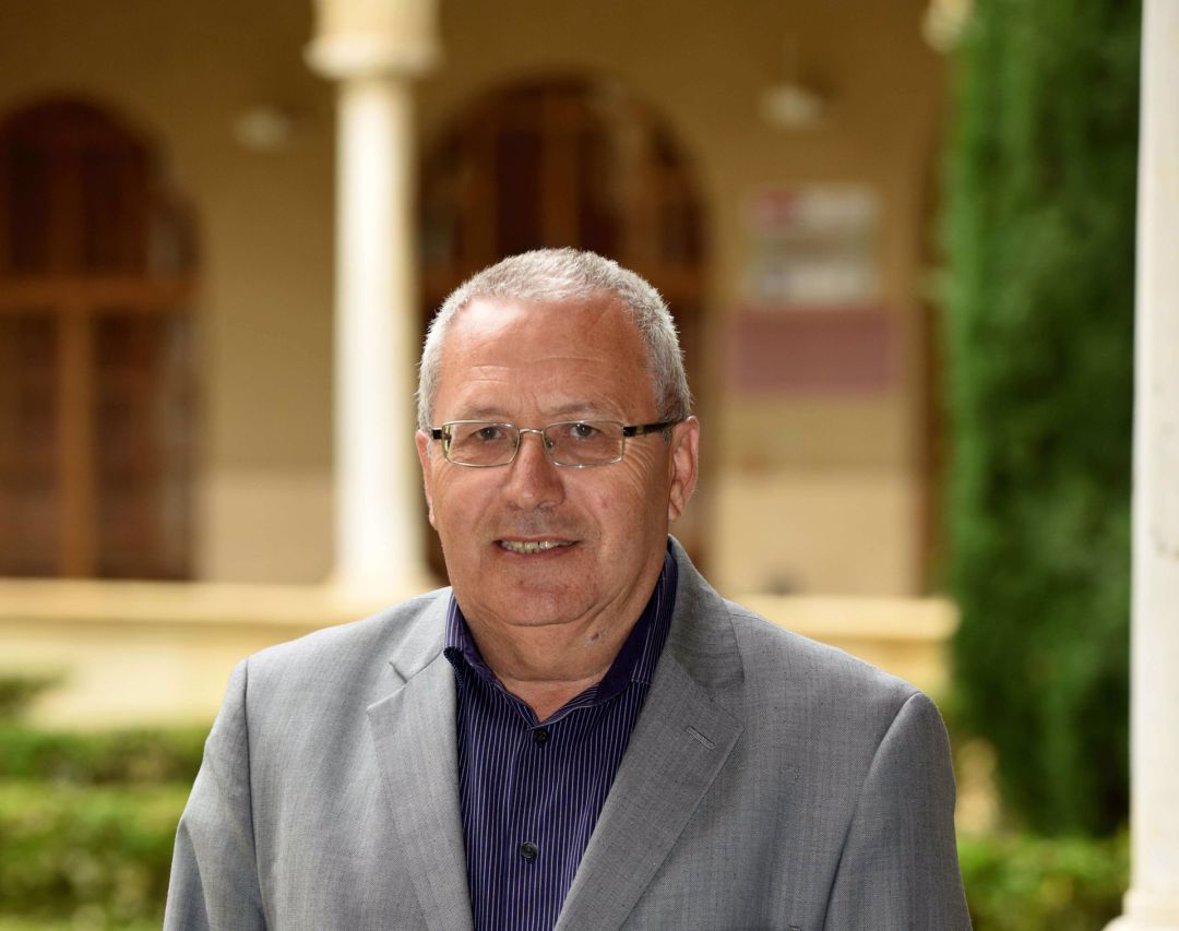 El catedrático de la Universidad de Murcia José María Pozuelo Yvancos, elegido académico correspondiente de la Real Academia Española El catedrático de la Universidad de Murcia José María Pozuelo Yvancos, elegido académico correspondiente de la Real Academia Española