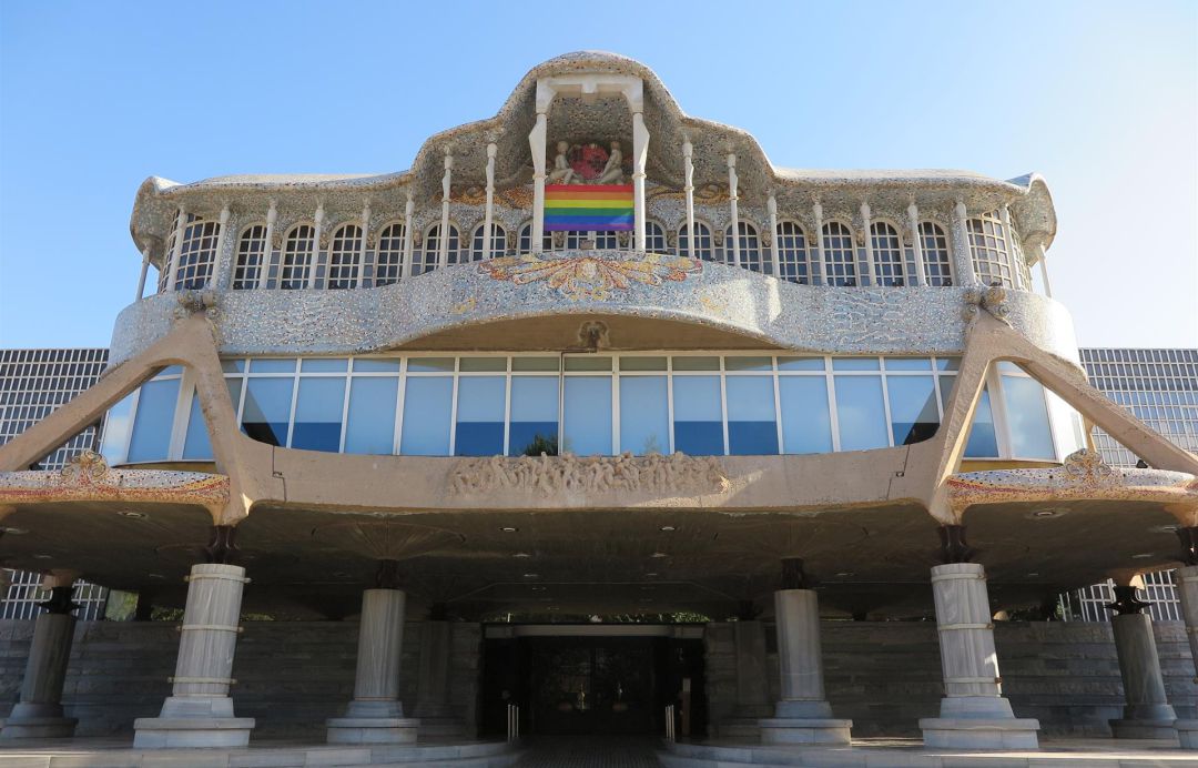 La bandera arcoiris ondeará el fin de semana en la Asamblea Regional con motivo del Día del orgullo LGTBI La bandera arcoiris ondeará el fin de semana en la Asamblea Regional con motivo del Día del orgullo LGTBI